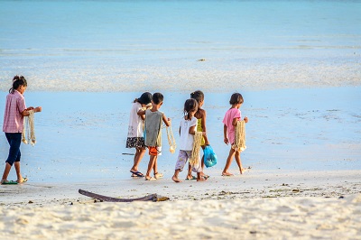 Children of Bntayan island